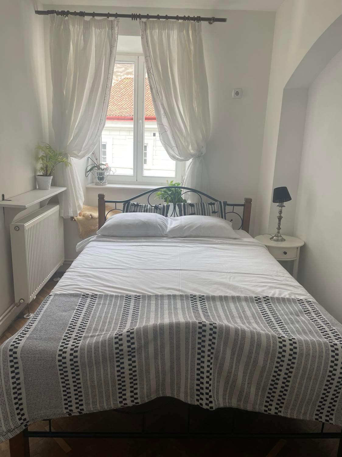Valentina'S Apartment In City Center Brasov Exterior photo