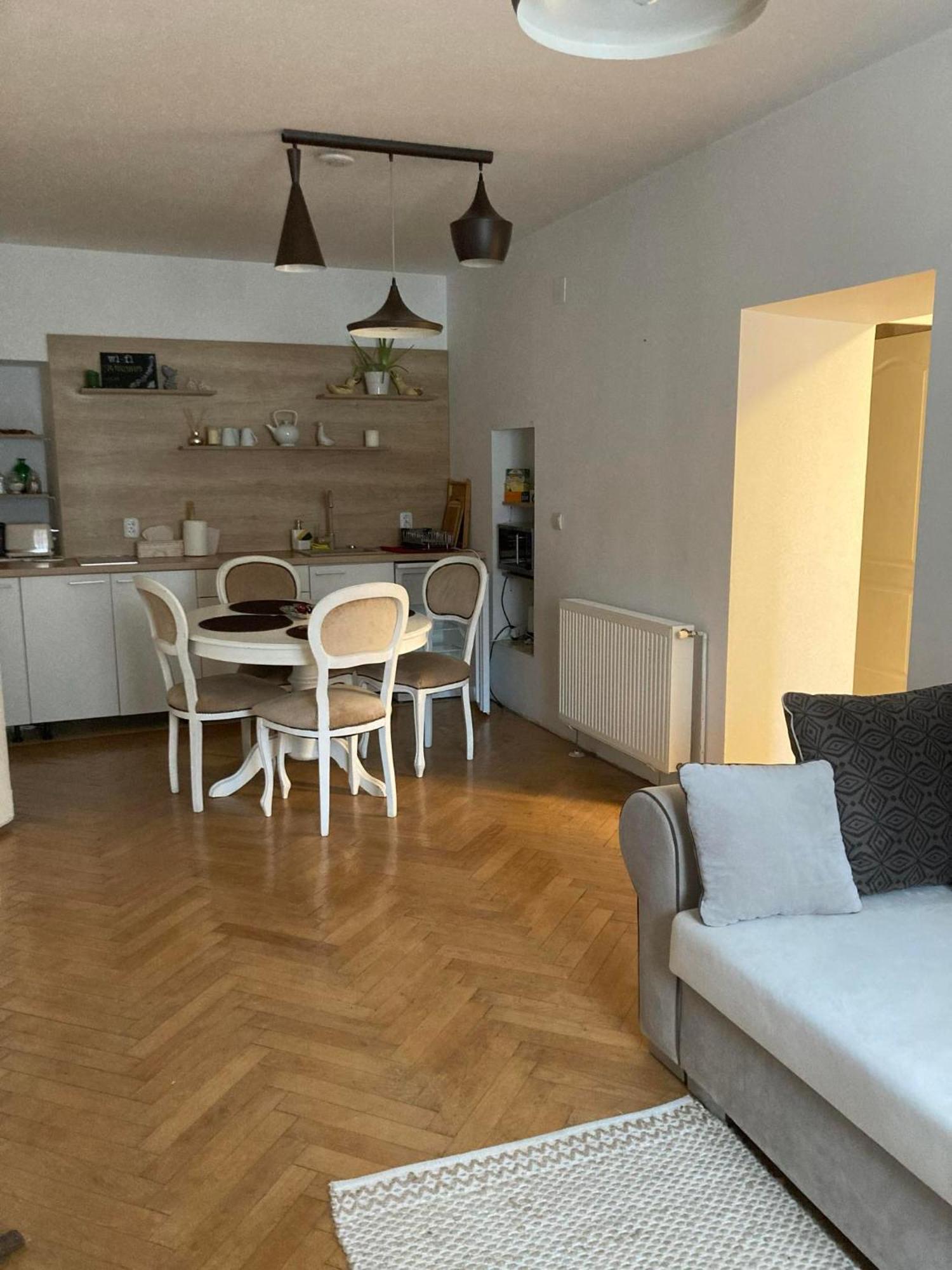 Valentina'S Apartment In City Center Brasov Exterior photo